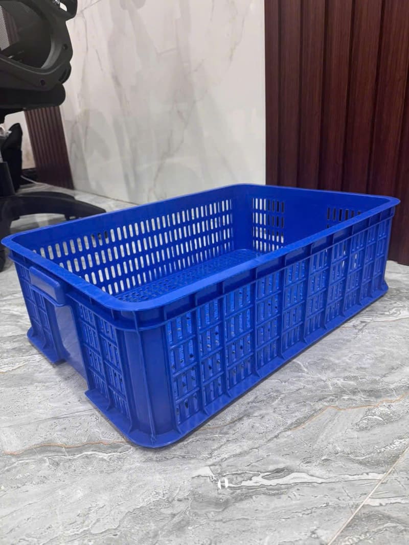 Sóng nhựa hở màu xanh dương, thoáng khí, thích hợp bảo quản rau củ và thực phẩm tươi