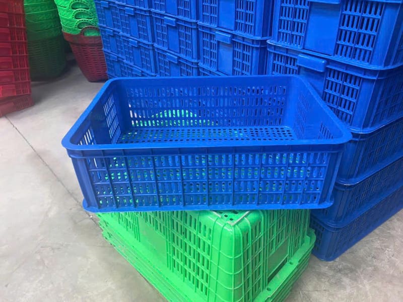 Khay nhựa xanh dương thoáng khí, phù hợp rau củ và trái cây vận chuyển đi TP.HCM