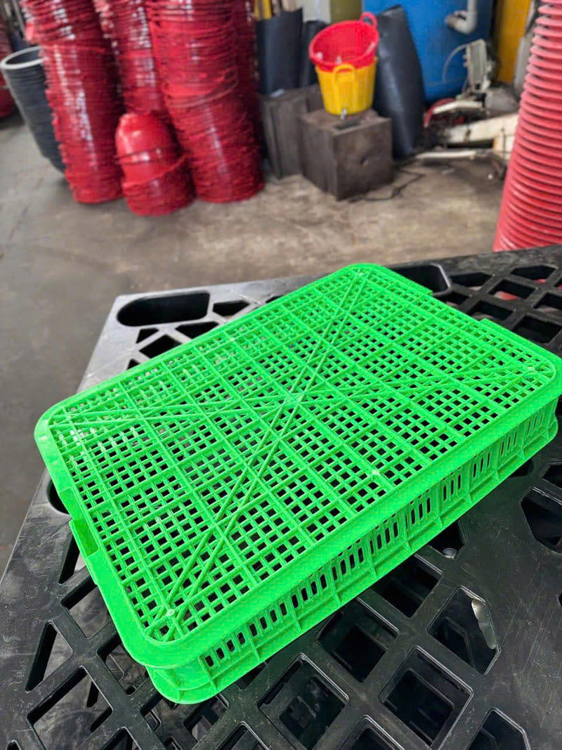 Sóng nhựa kín được thiết kế chắc chắn, phù hợp cho việc bảo quản và xếp chồng