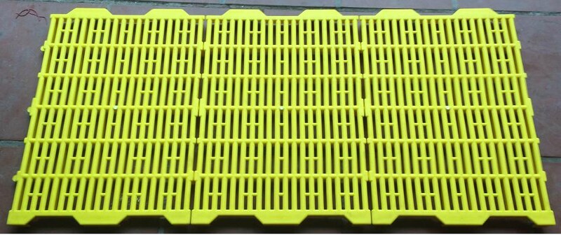 Tấm pallet nhựa dạng lưới được thiết kế chắc chắn, thoát nước nhanh và dễ vệ sinh