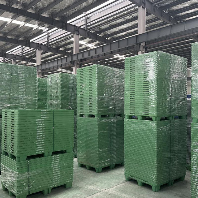 Giá pallet nhựa phụ thuộc vào kích thước, tải trọng, chất liệu, thiết kế và số lượng đặt hàng.